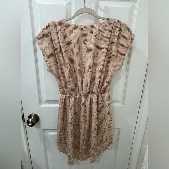 BCBGeneration Beige Patterned Mini Dress - Picture 4 of 4